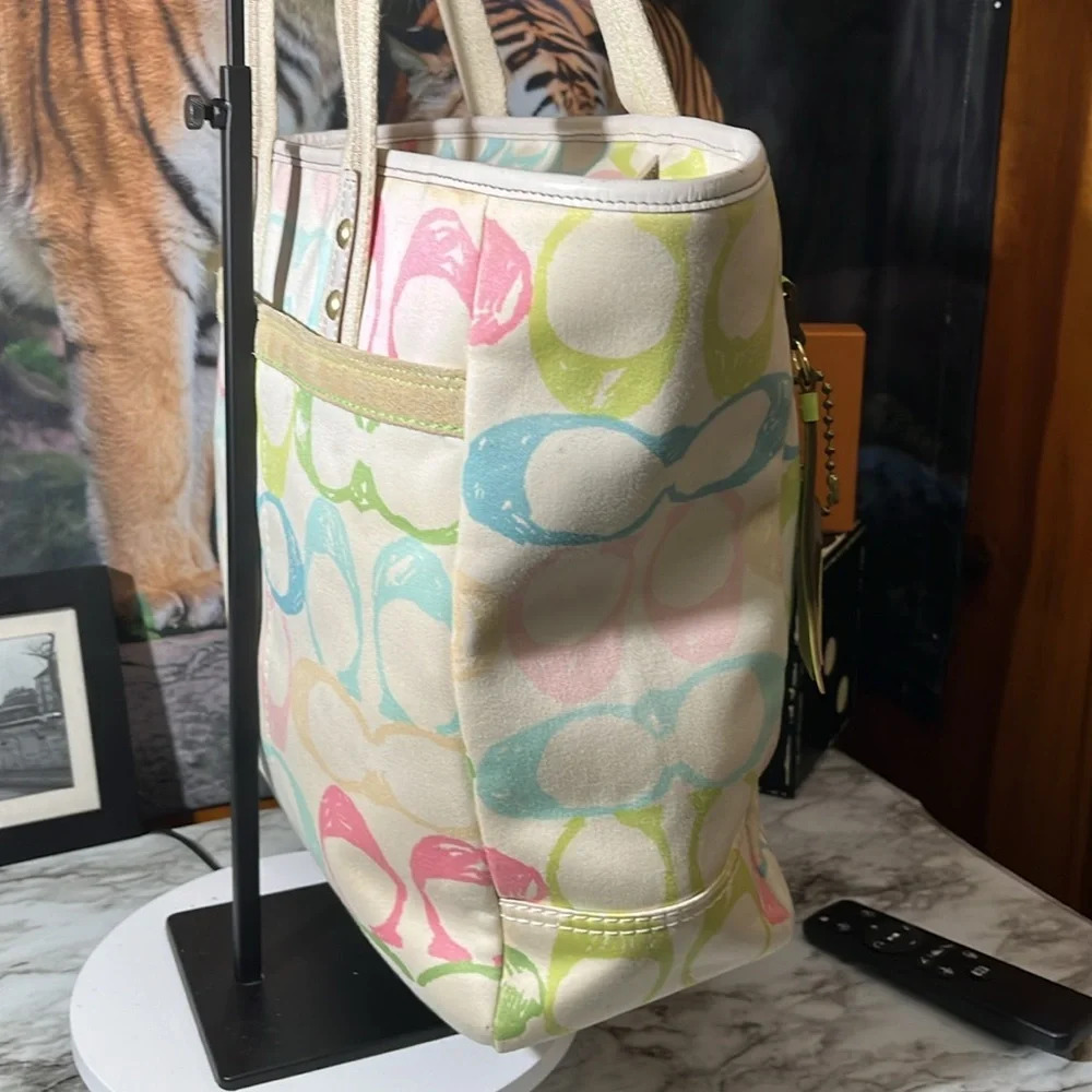 COACH Hampton Vintage Scribbles Handbag/Tote - Picture 5 of 17